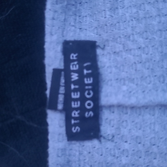 Light fall sweater - Picture 2 of 2